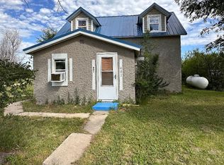 401 1st St N, Froid, MT 59226