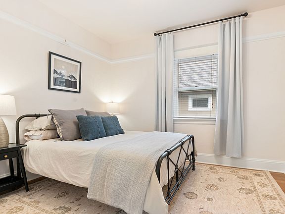 5th image of 5020 NE 12th Ave