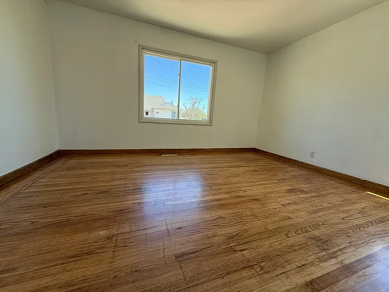 19227 Vaughn Ave — Photo 14