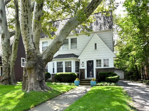 18226 Winslow Rd, Shaker Heights, OH 44122