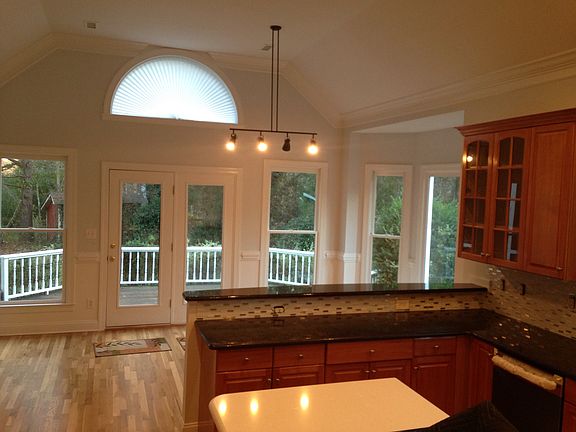 eatin nook with great light