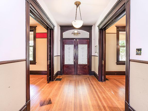 5th image of 610 Nelson Pl