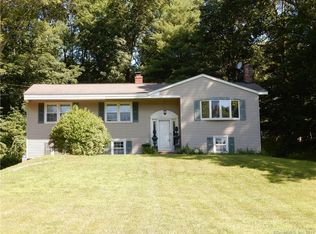 12 Hendee Rd, Coventry, CT 06238