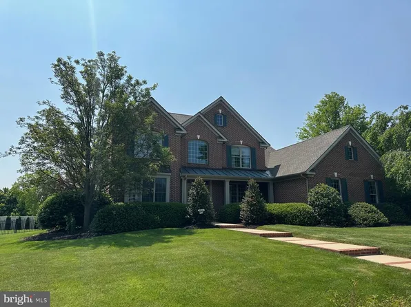 2119 Bernays Dr, York, PA 17404