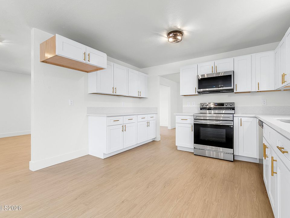 1st image of 895 Camino Real Dr
