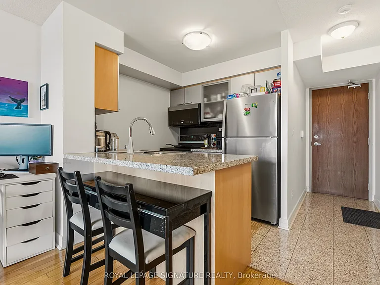 16 Harrison Garden Blvd #1609 — Photo 13