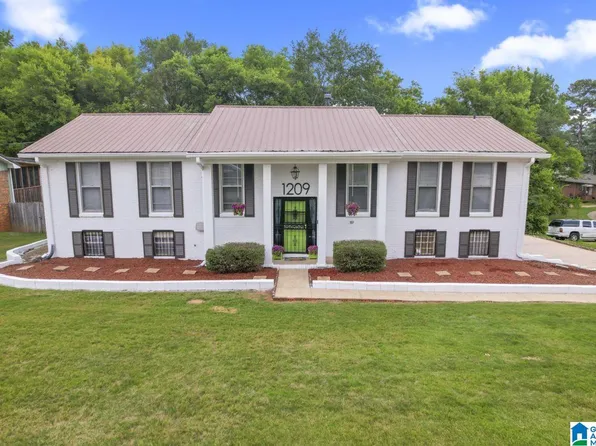 1209 Tuckawanna Dr, Center Pt, AL 35215