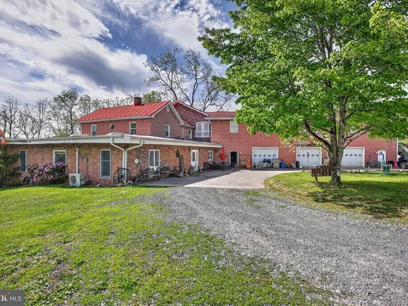 108 Homestead Ln, Maurertown, VA 22644
