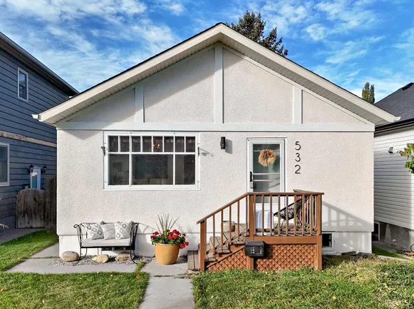 532 S 18th Ave NW, Calgary, AB T2M 0T6