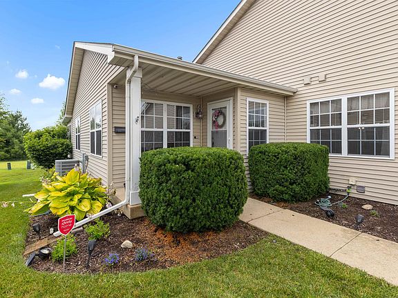 2nd image of 499 Prairie Knoll Dr
