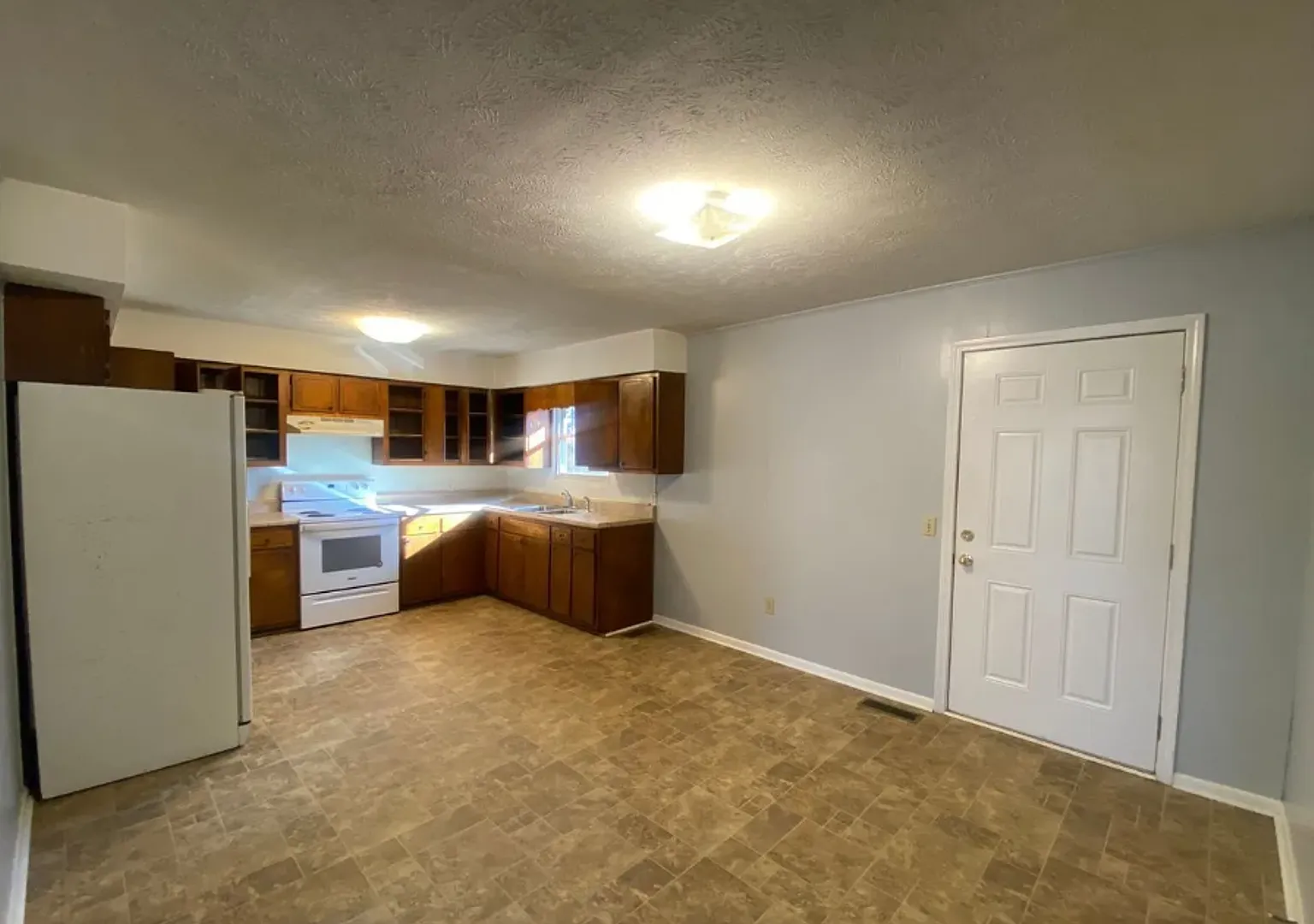3 Bedroom 2 Bathroom Home located in Greeneville, TN — Photo 4