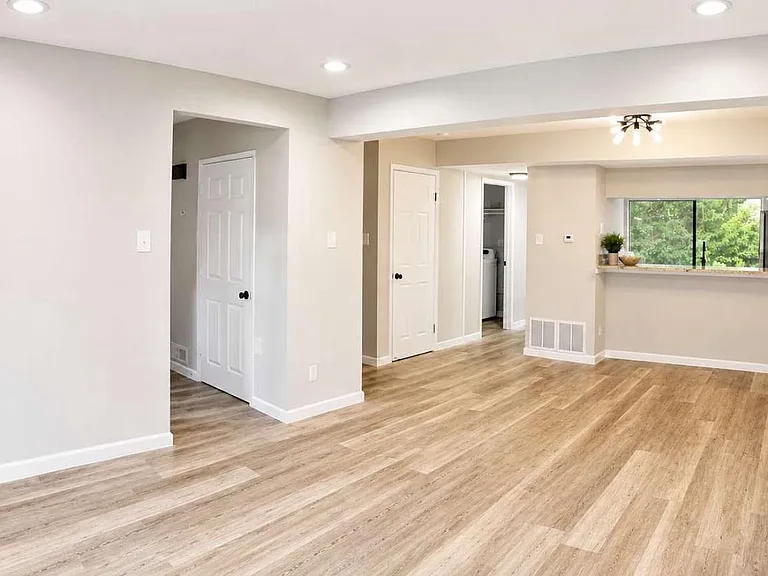 95 Dorset Dr — Photo 2
