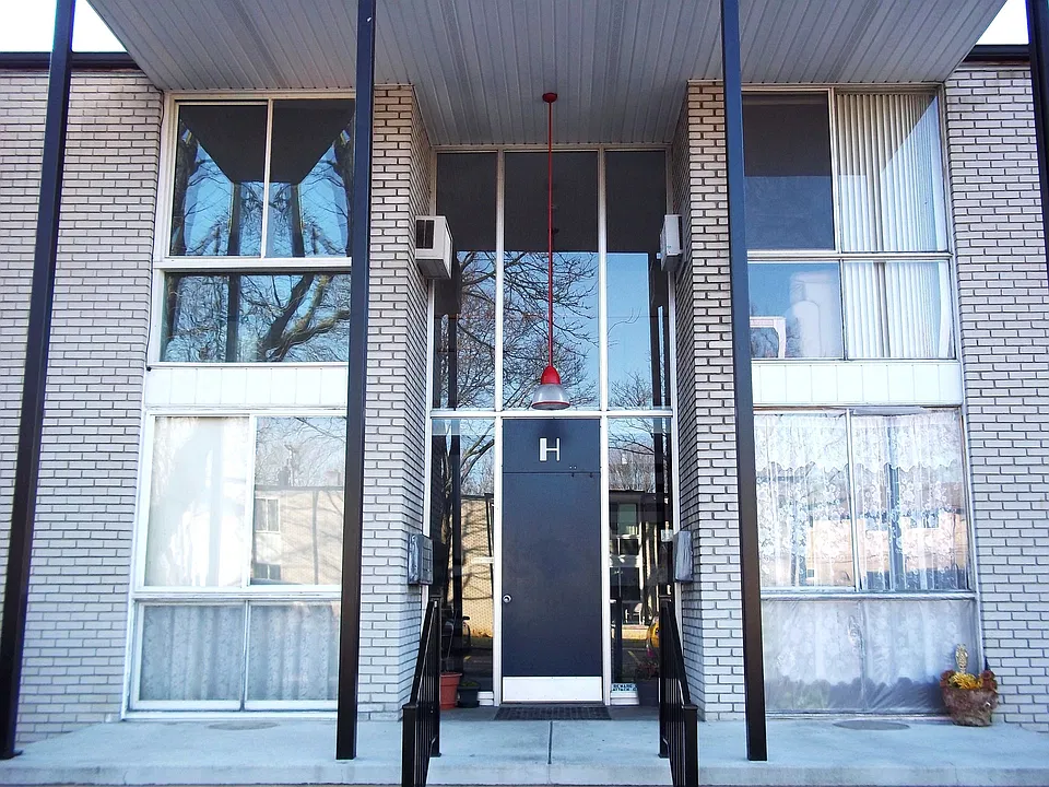 FRONT OF BUILDING H