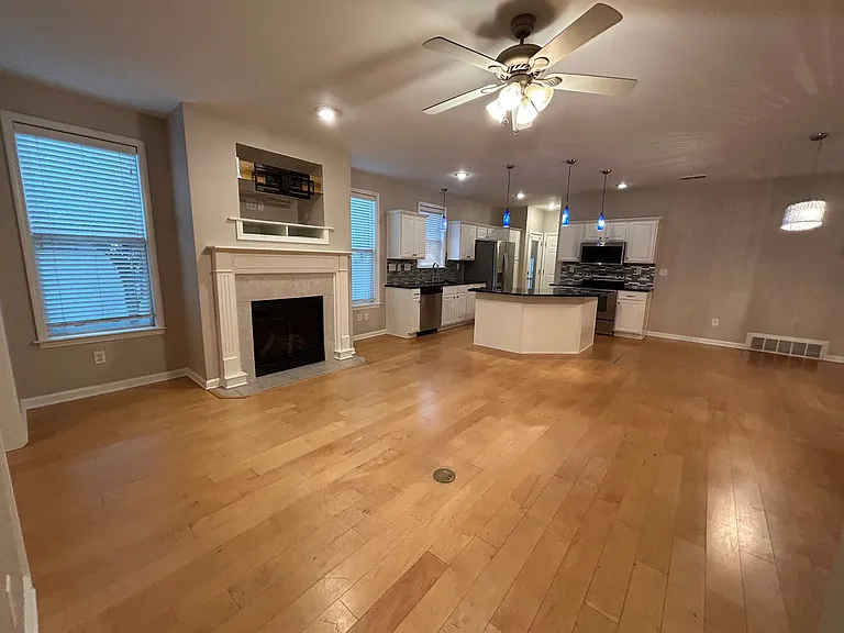 1390 Island Town Dr — Photo 8