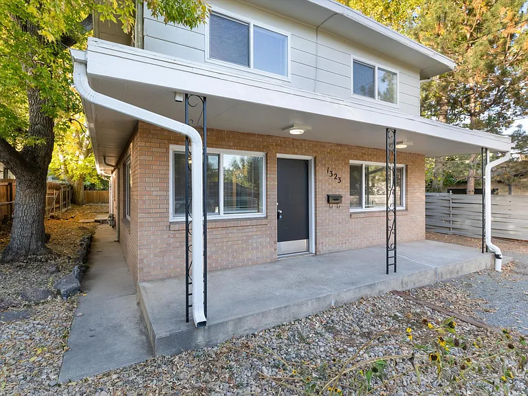 1323 Balsam Ave #1 — Photo 3