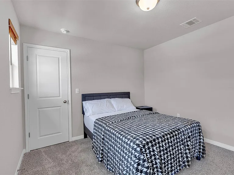 6401 Night Chinook Dr — Photo 31