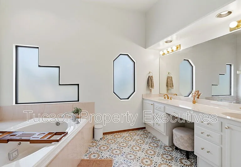 3901 N Vista De La Cima — Photo 28