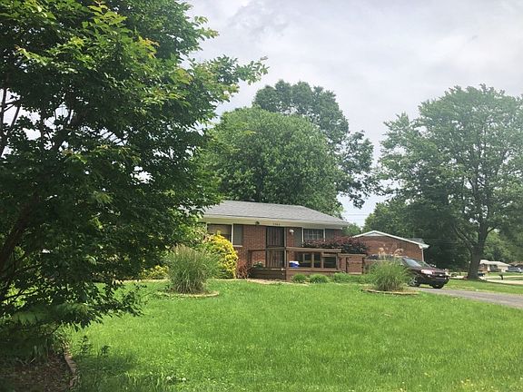 2nd image of 7502 Edenroc Ln