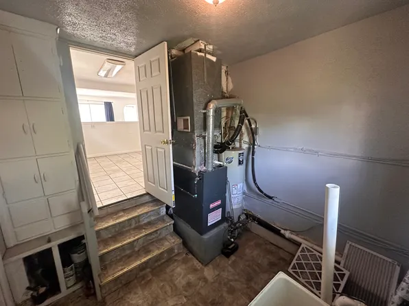 29022 John Hauk St, Garden City, MI 48135