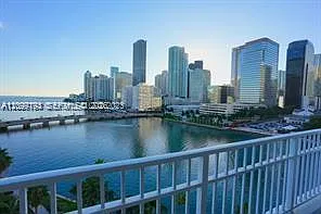 Courvoisier Courts Condo — Photo 2
