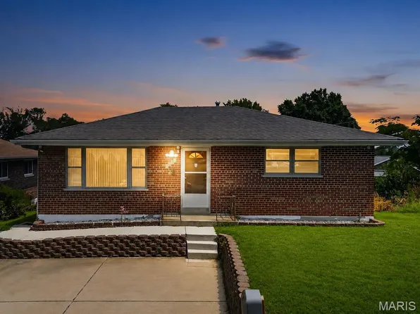 4720 Collins Ct, Saint Louis, MO 63116