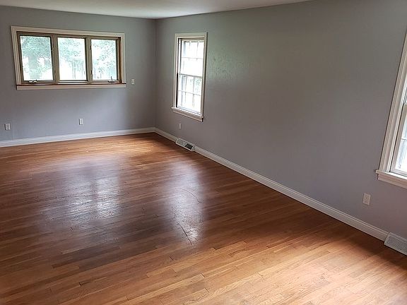 4th image of 1405 Conneaut Ave