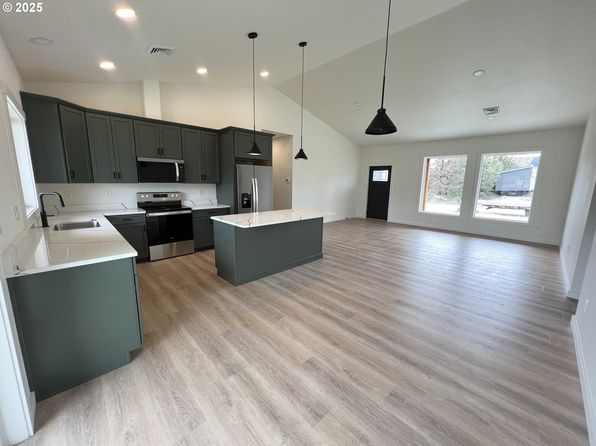 2405 Watson Rd, La Grande, OR 97850