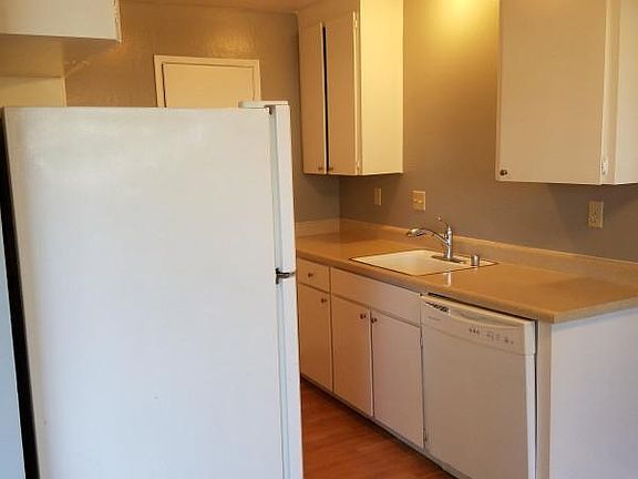 3rd image of 561 Saratoga Ave APT 7