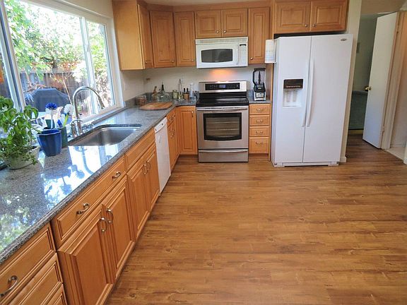 4th image of 95 Sudbury Dr