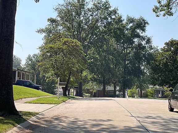 5th image of 10636 Brookmere Dr