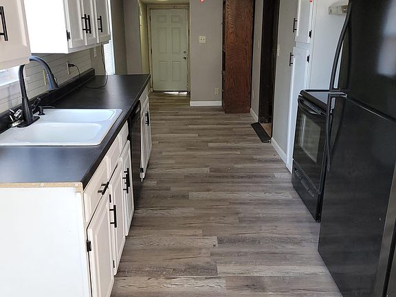 5th image of 2920 E 81st St