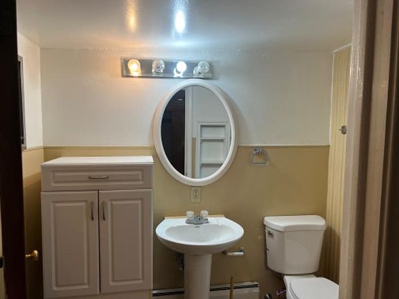 2nd image of 1600 Curtis Ave APT 2
