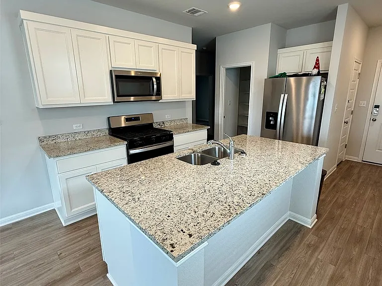 10608 Ridan Way — Photo 2