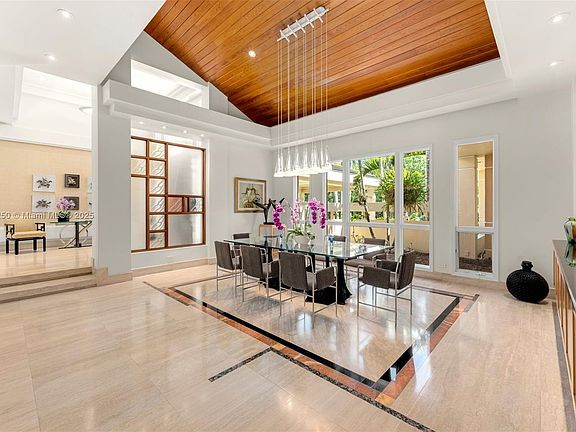 5th image of 665 Leucadendra Dr