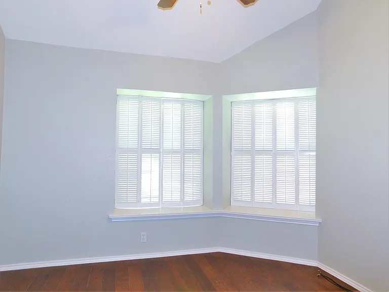 1539 Pickwick Ln — Photo 18