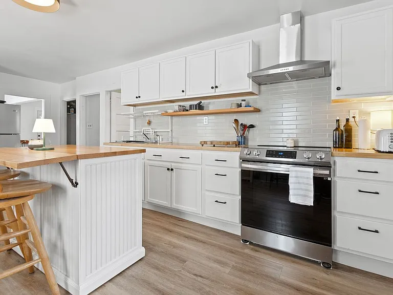 36 Pool St #36 — Photo 1