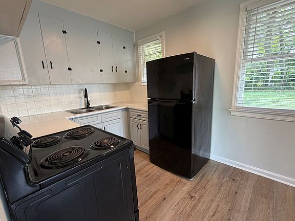 2nd image of 2302 Mitchell Pl