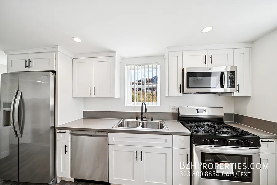 1267 Vin Scully Ave Property — Photo 1