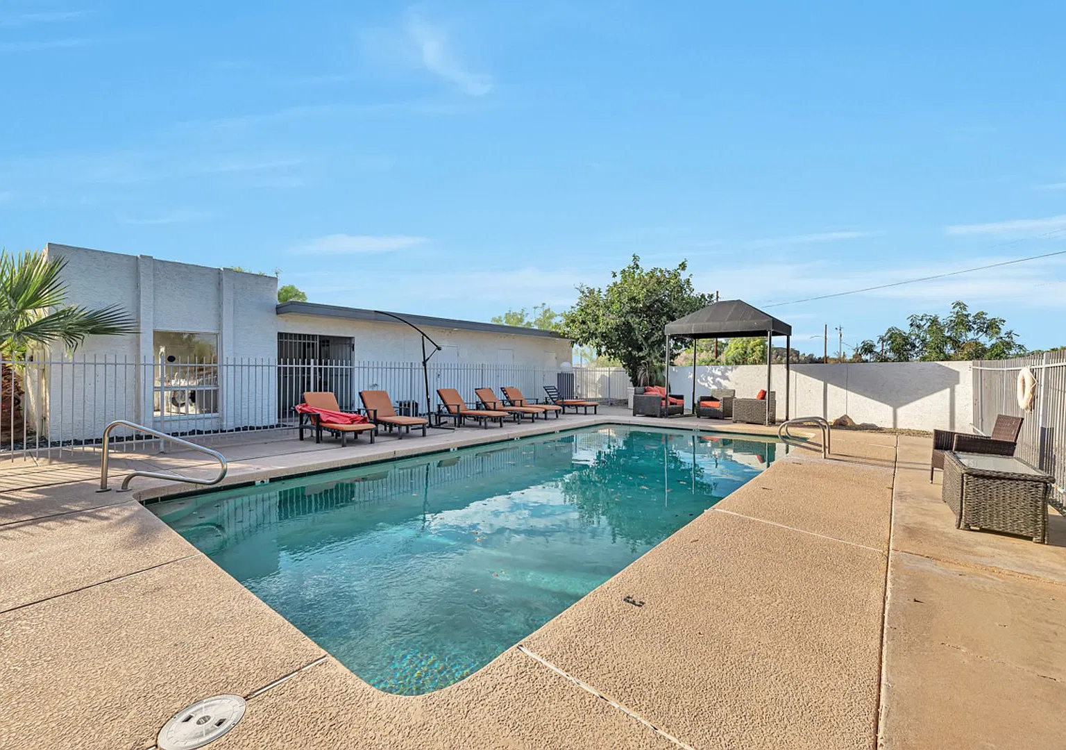 H2O Apartments — Photo 1