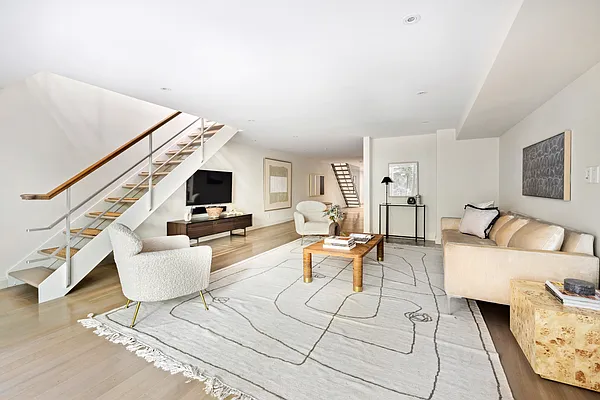 Sold by Compass | media 25