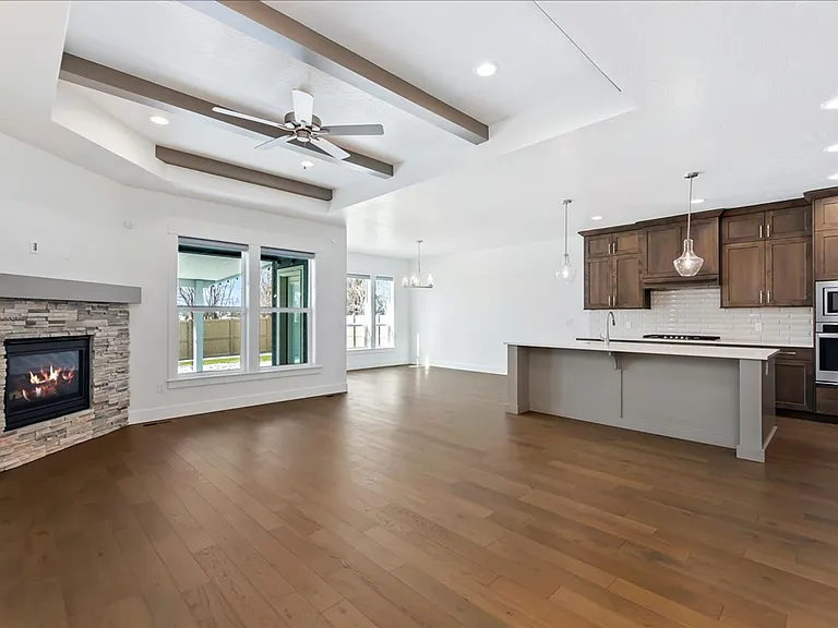 4831 S Colusa Ave — Photo 9