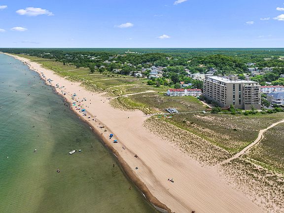 2nd image of 100 Lake Shore Dr APT 204