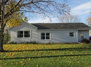 606 N Blackhawk Dr, Byron, IL 61010