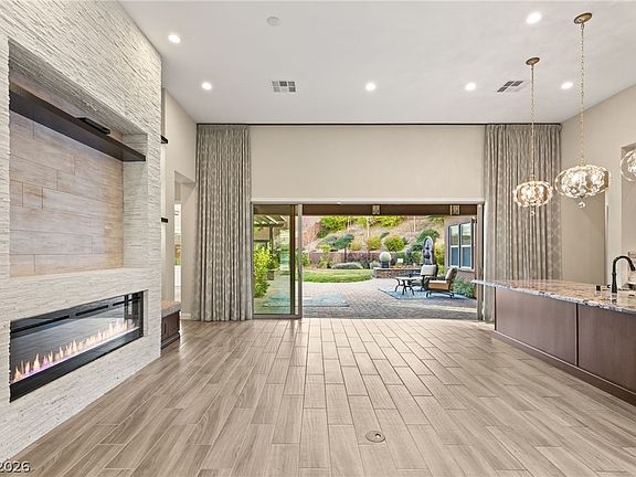 4th image of 10179 Emerald Sunset Ct