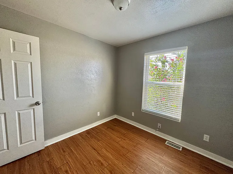 2030 NW 25th St #6 — Photo 18