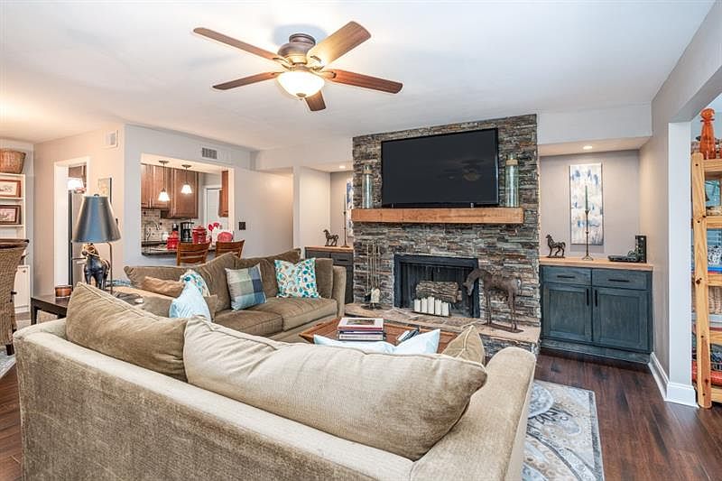 1st image of 230 Smokerise Cir SE