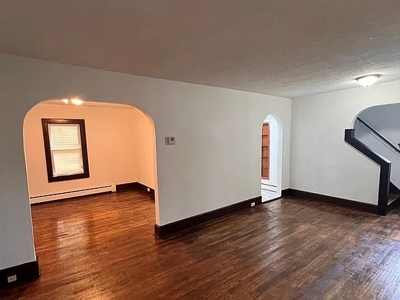 4th image of 1186 Pondview Ave