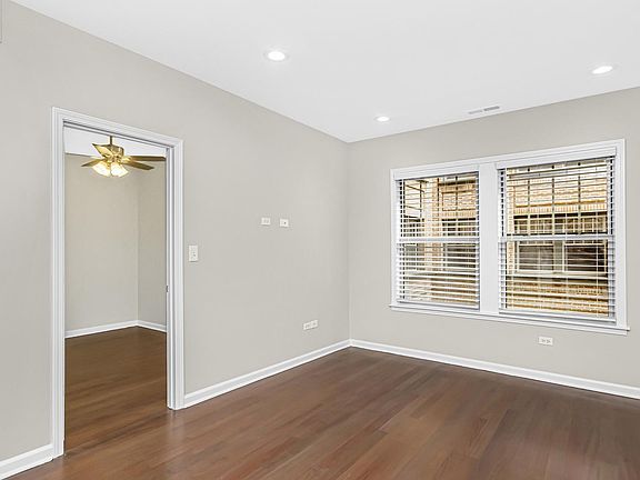 4th image of 1362 W Greenleaf Ave APT 1A