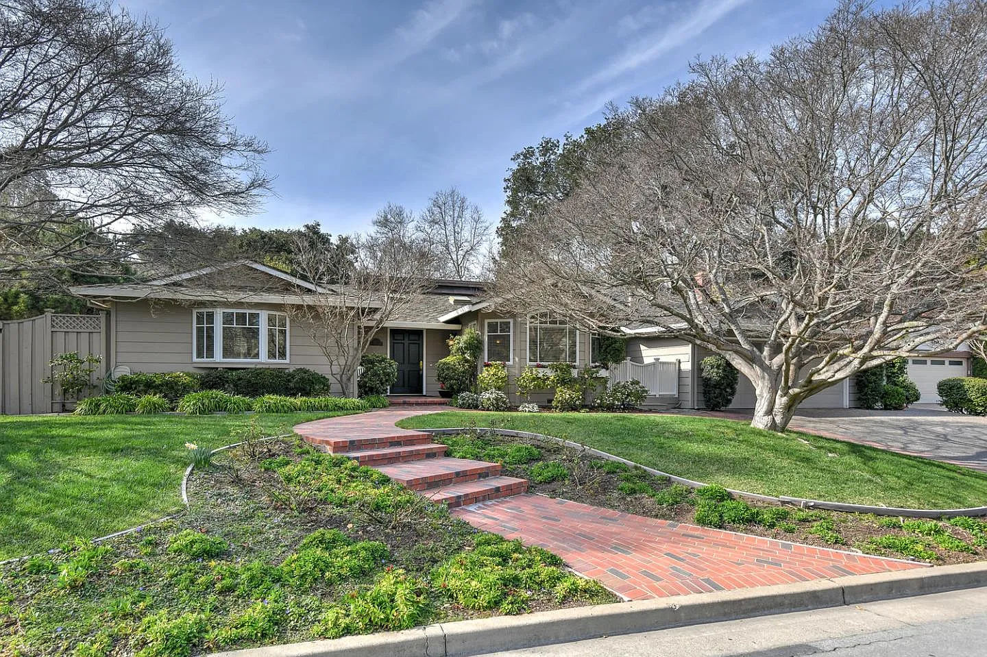 1030 Crooked Creek Dr photo 1