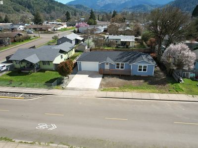 579 E 4th Ave, Riddle, OR, 97469